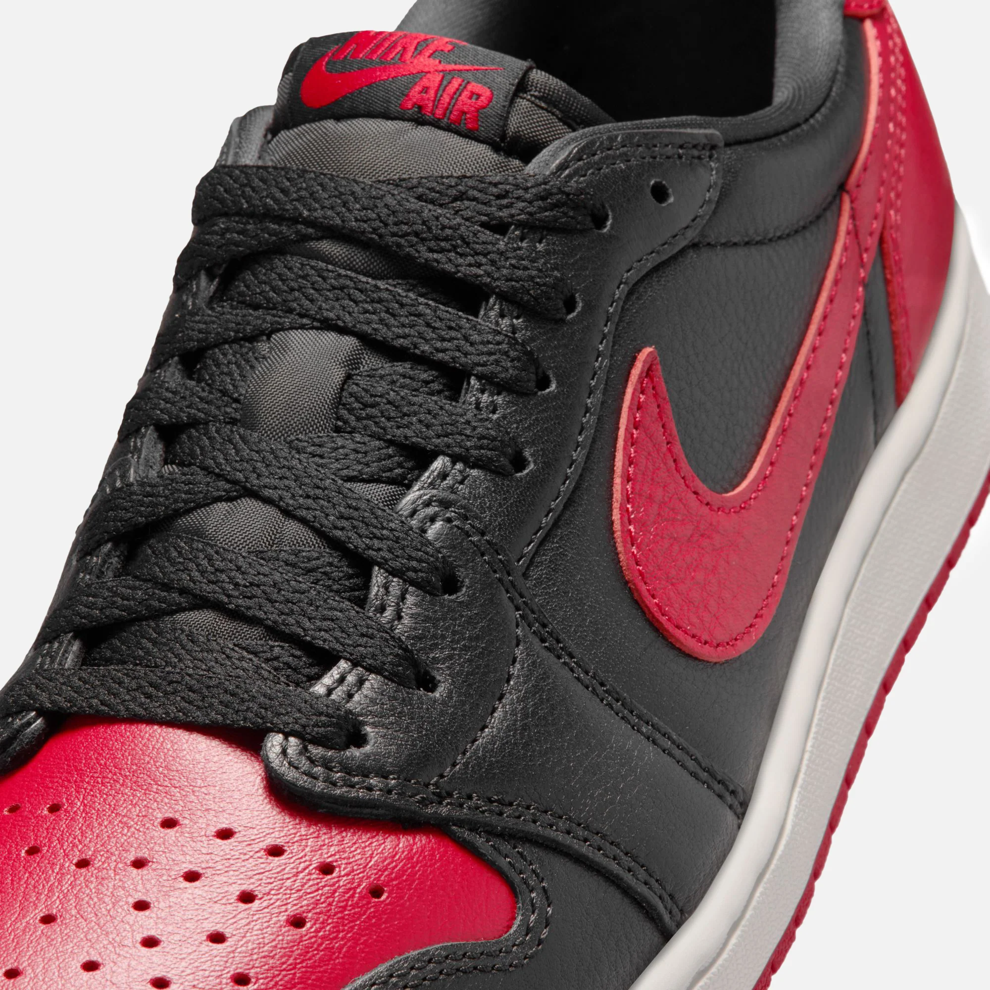 Air Jordan 1 Retro Low OG - Image 4
