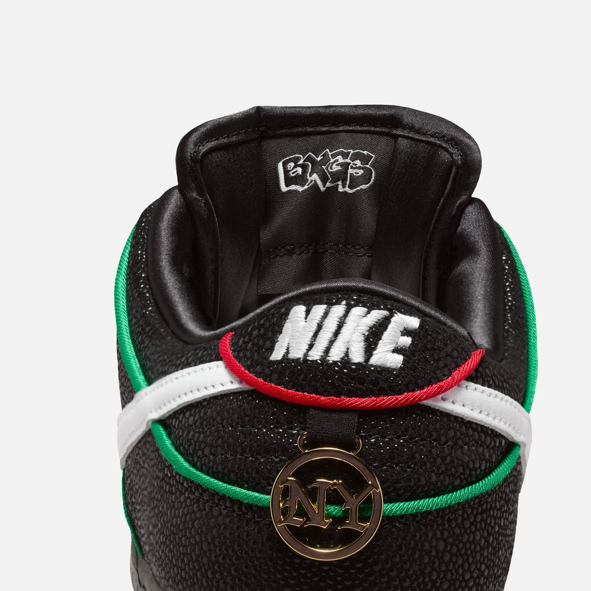 Nike SB Dunk Low Pro QS - Image 5
