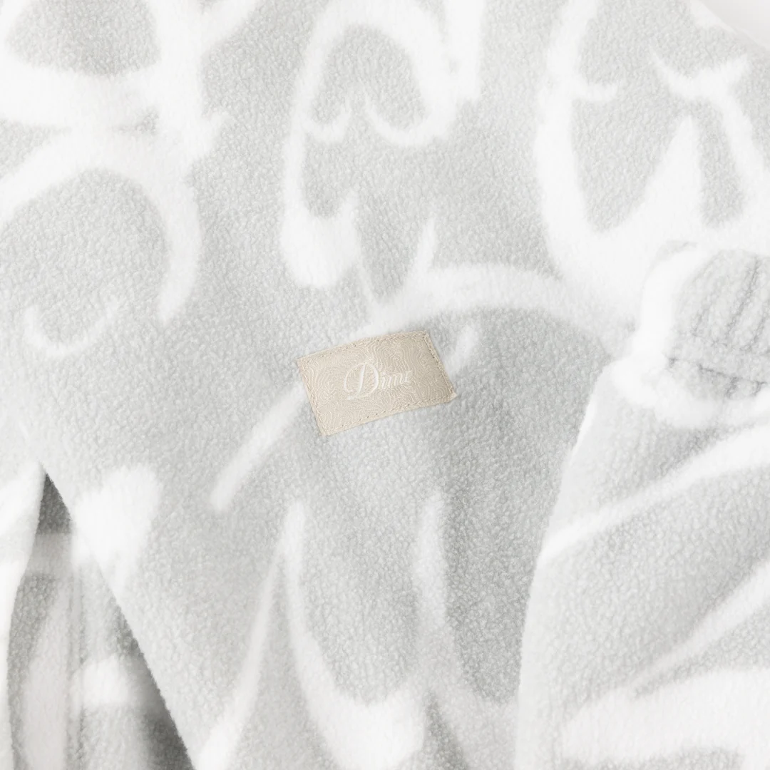 Reversible Chilling Fleece - Image 9