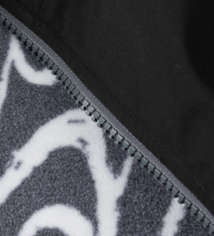 Reversible Chilling Fleece - Image 12
