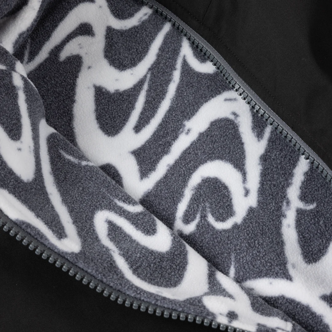 Reversible Chilling Fleece - Image 6